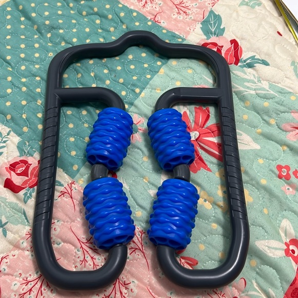 Athletic Works leg or neck Massager. Muscle Roller Gray/Blue - Picture 1 of 3